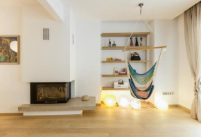 Stylish 3-Bedroom Apartment & Terrace